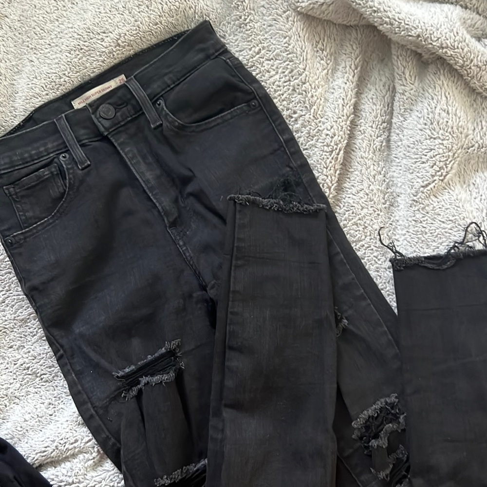levi skinny ripped jeans